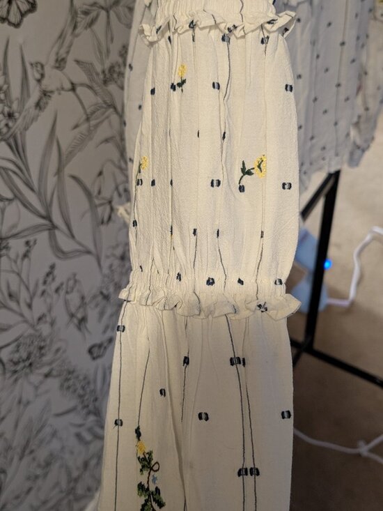 NWT Pilcro Embroidered Floral Blouse | Anthropologie | NWT | Size M - Picture 8 of 10